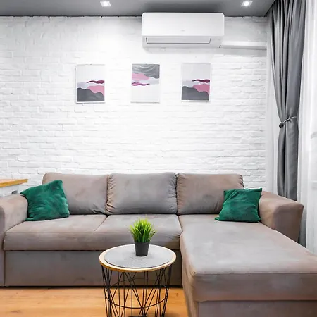 Feel Right At - Bright And Modern By Flat Mаnager *
